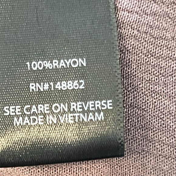 Torrid Peasant Top Sz 3 Mauve With Buttons Tie At Neck Long Sleeves Gold Thread - Picture 7 of 8